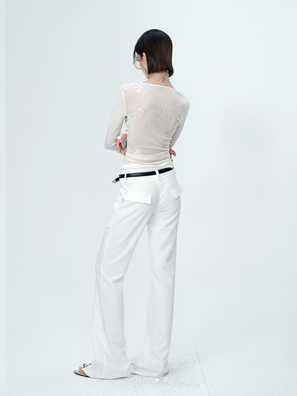 MUKTANK×MODULER Slim-fitting low-waisted Slightly Flared Dress Pants With a belt Included