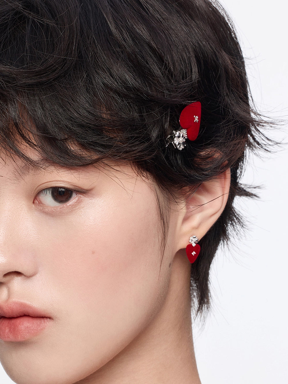 MUKTANK×SUN HUNTER Small-Sized Velvet Heart Floral Crown Stud Earrings