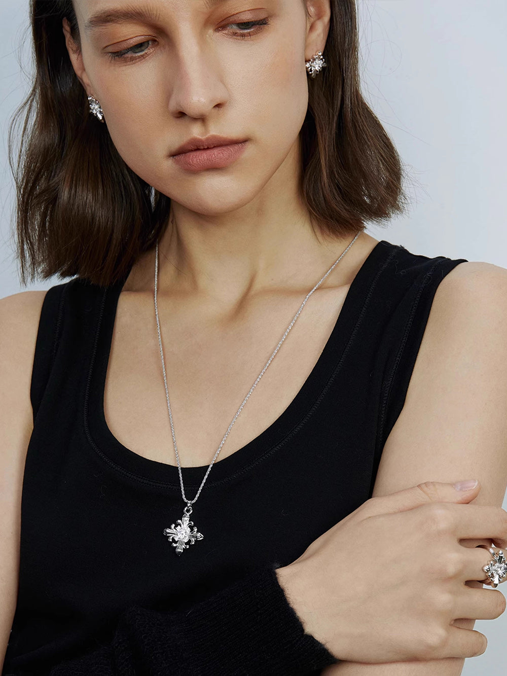 MUKTANK×SUN HUNTER Long Simple Iris-themed Necklace