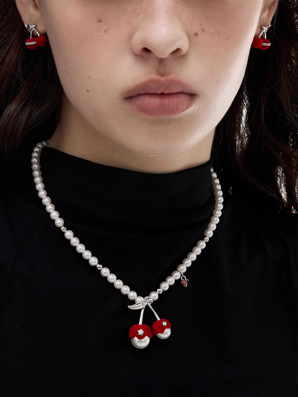 MUKTANK×SUN HUNTER Large-sized Velvet Cherry and Pearl Necklace