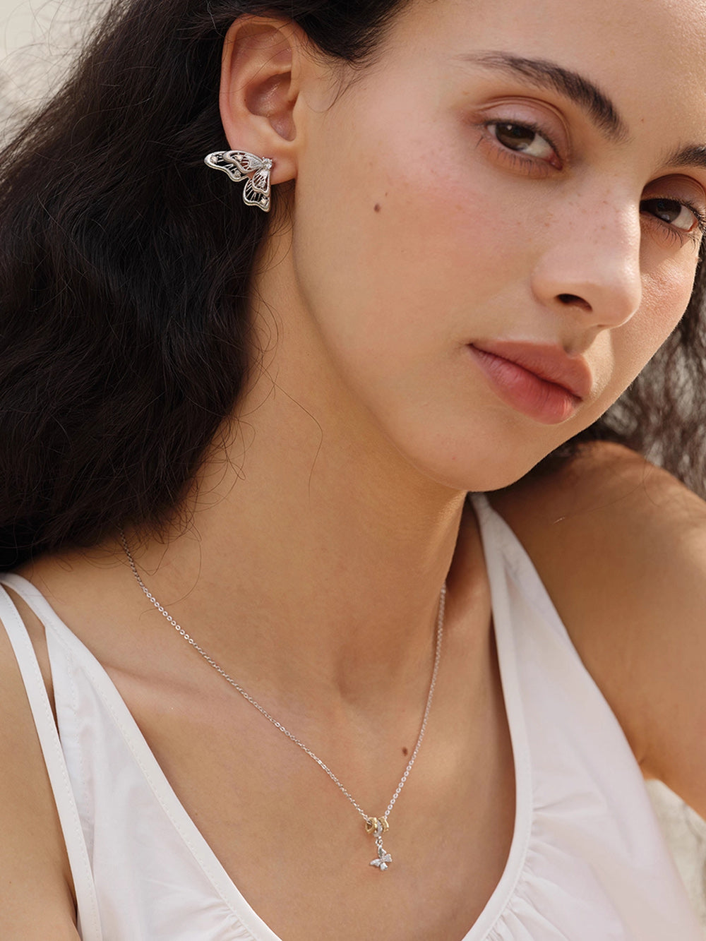 MUKTANK×SUN HUNTER “Emergence”Mini Lace Butterfly Necklace