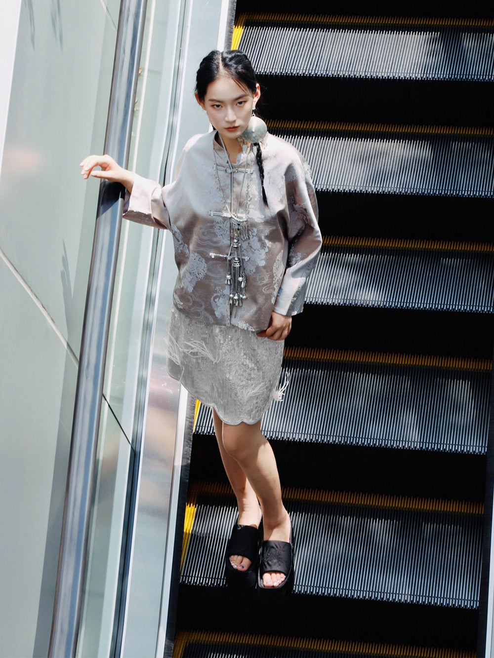 MUKZIN Velvet“Fish” Short Goldfish Embroidered Sequined Skirt.