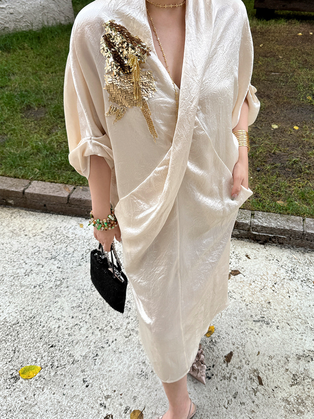 MUKZIN“Capsule Collection”Off - White Cross V - Neck Gold Ornament Embroidered Loose Dress
