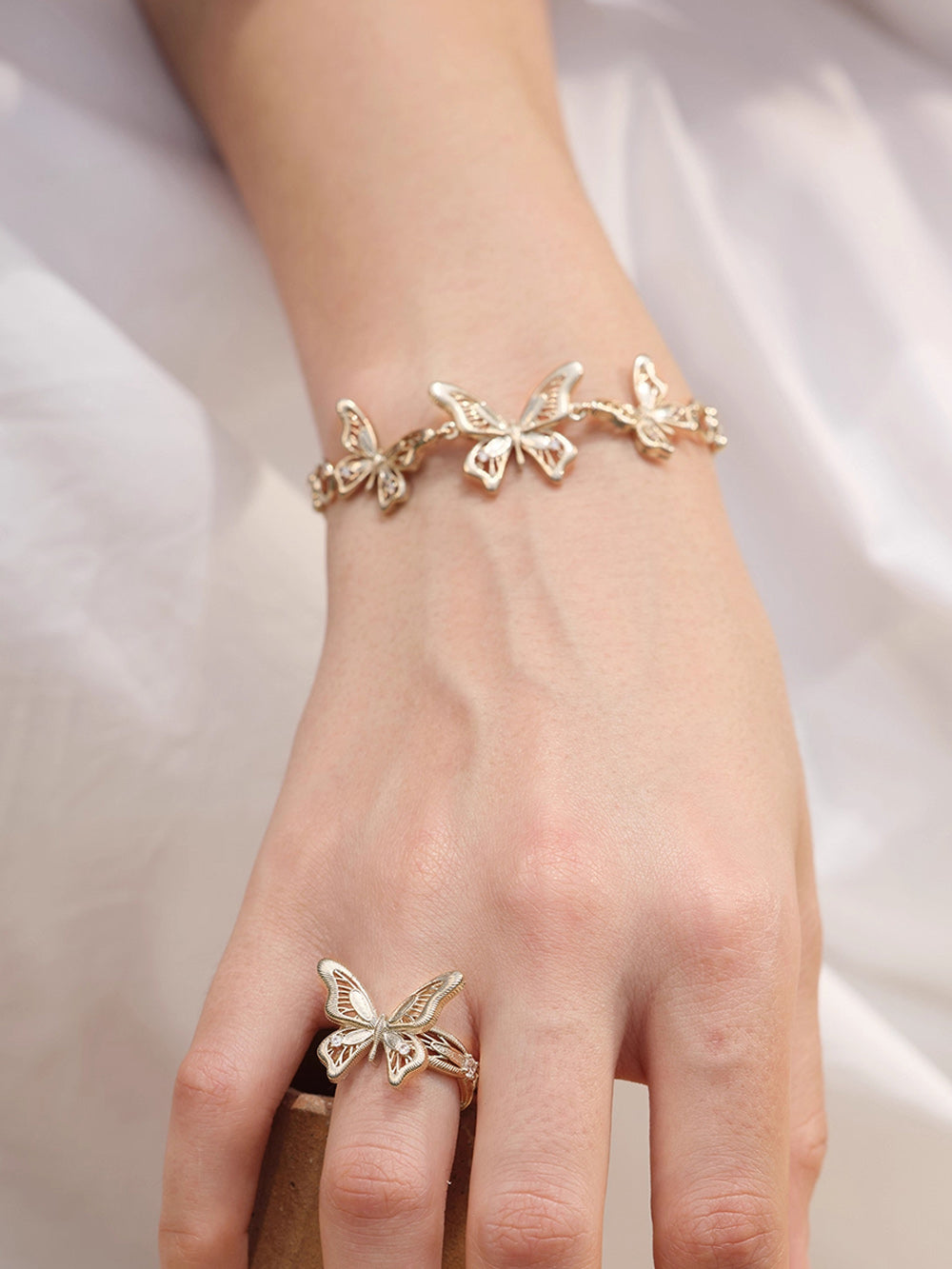 MUKTANK×SUN HUNTER “Emergence”Three-Lace Butterfly Bracelet