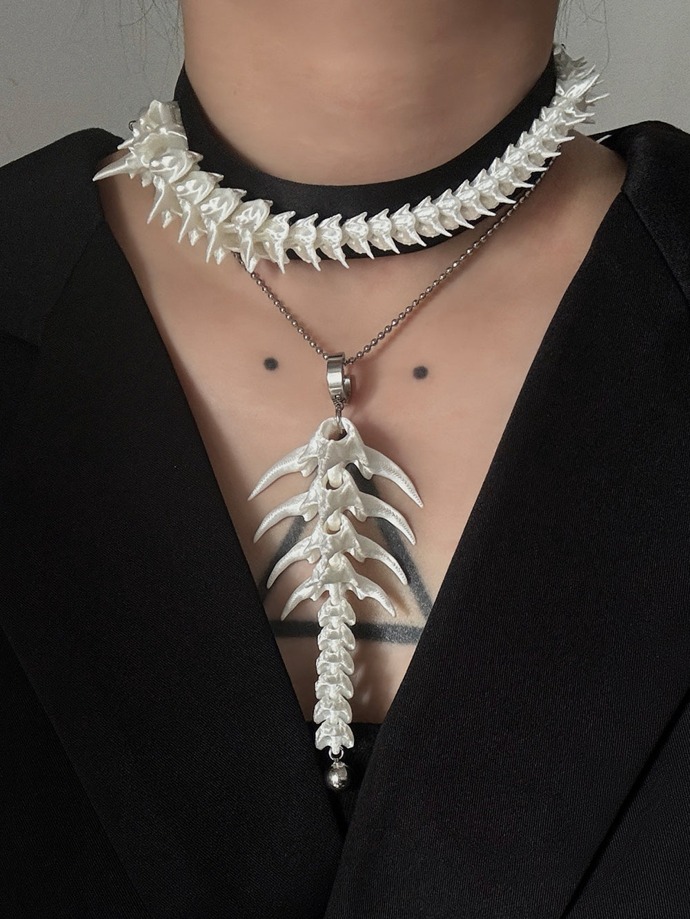 MUKTANK×DARK DREAM 3D printed spiky spinal column pendant hand-tied bone flower necklace, a set of two styles (Style A and Style B) for layered wearing (the pendant can be detached and used as earrings)