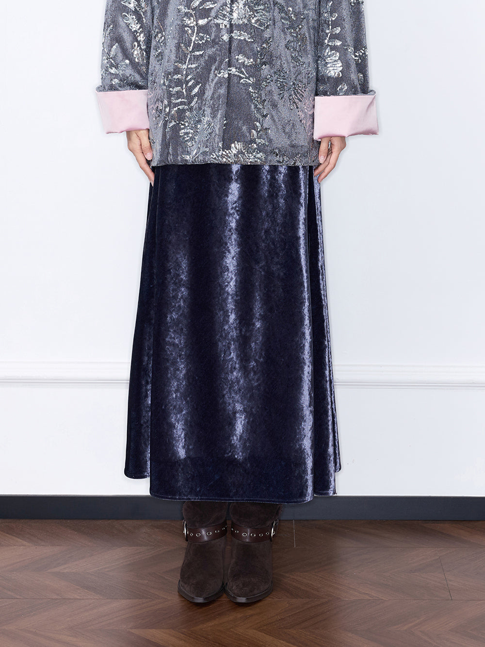 MUKZIN“Capsule Collection”Luxury Navy Velvet Side-Slit Midi Skirt