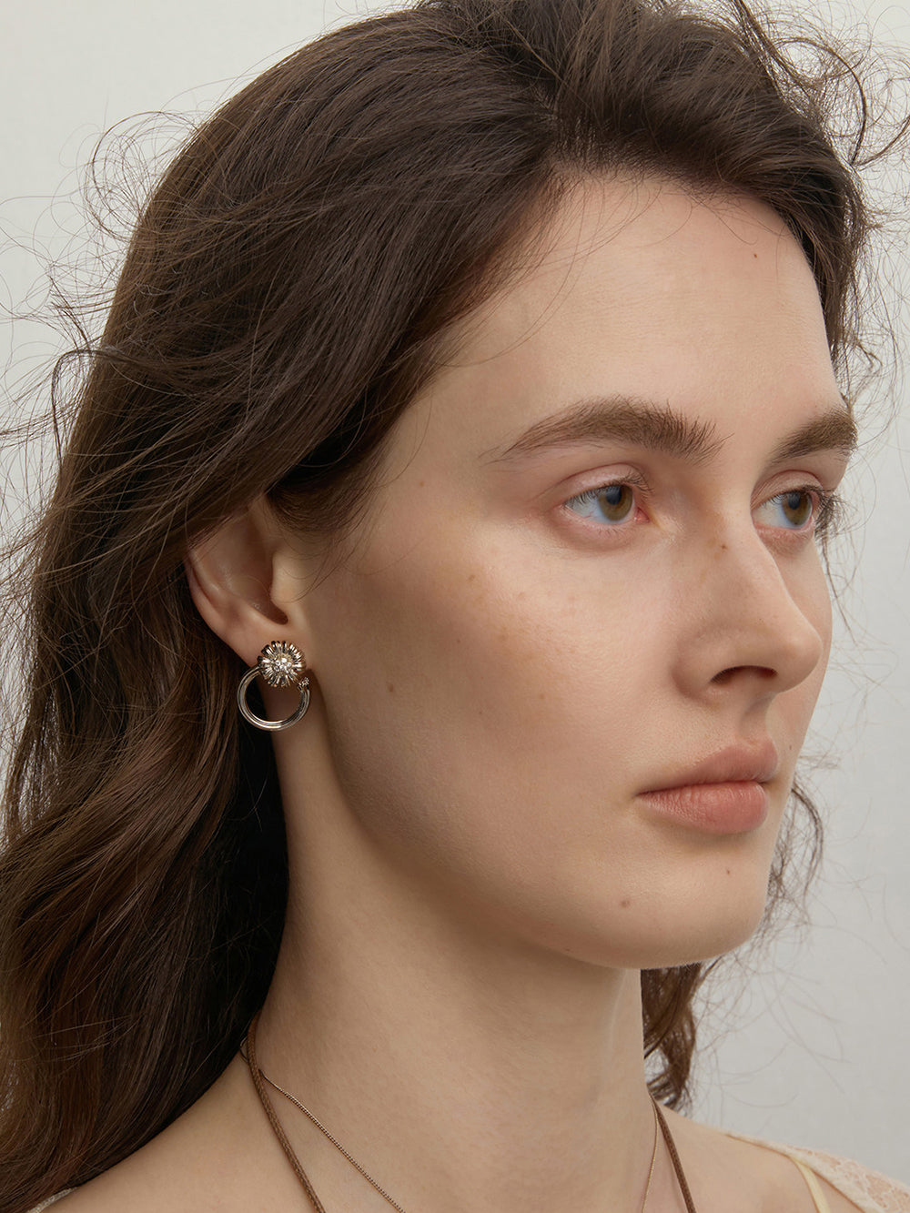 MUKTANK×SUN HUNTER Garden chrysanthemum flower stem earring