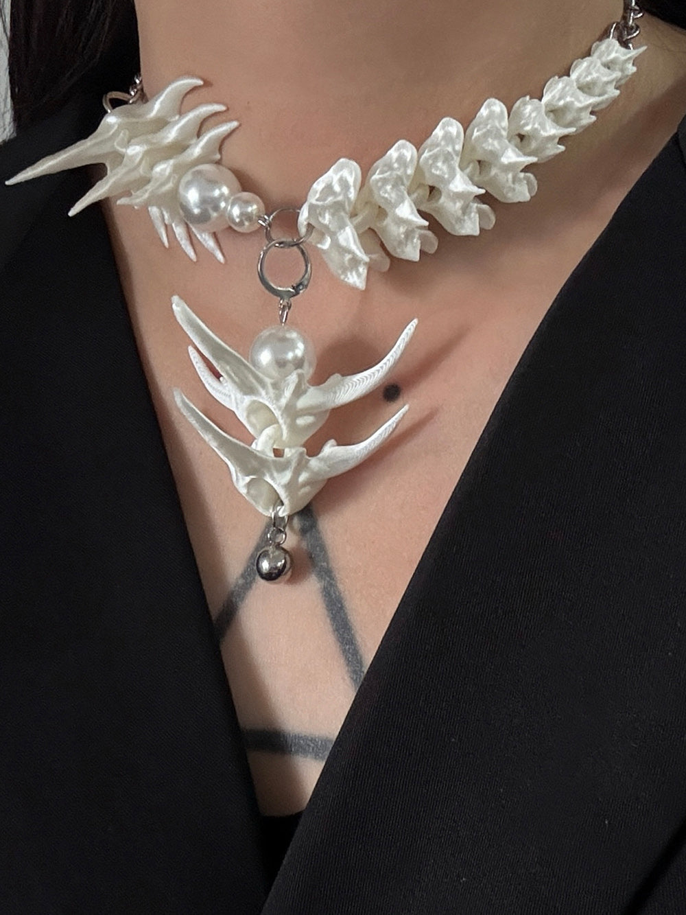 MUKTANK×DARK DREAM 3D printed spiky pendant with bead collision, necklace designed with spinal column arrangement, a set of necklace in two styles (Style A and Style B) for layered wearing (the pendant can be detached and used as earrings).