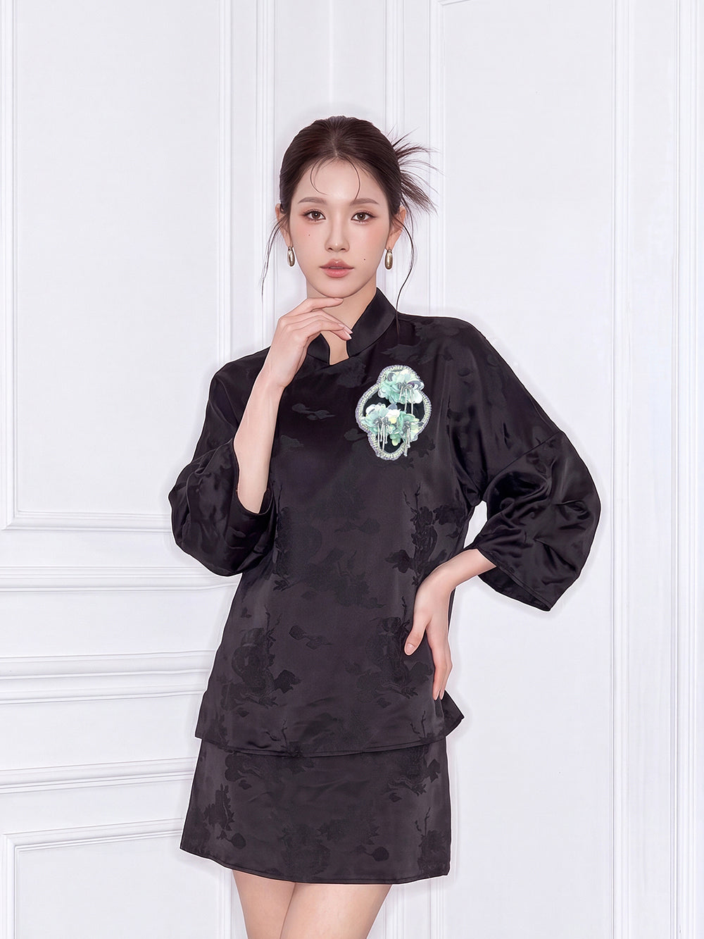 MUKZIN×Capsule Collection Modern Chinese 3/4 Sleeve Top with ICH Hami Hand Embroidery