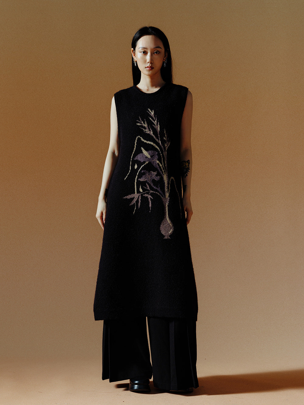 MUKTANK×LOUMUTAKU Sleeveless Dress With a Vase Pattern