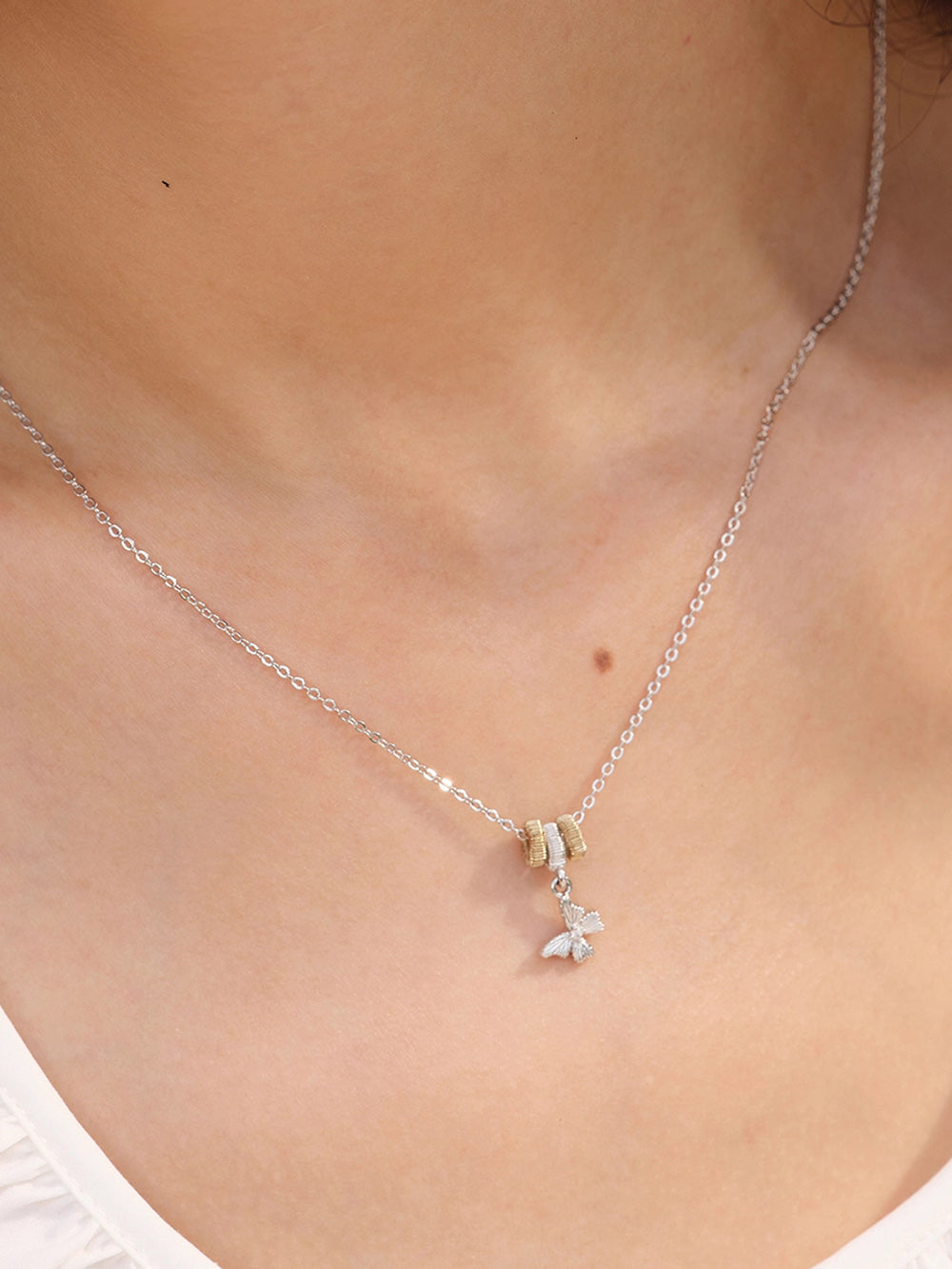 MUKTANK×SUN HUNTER “Emergence”Mini Lace Butterfly Necklace