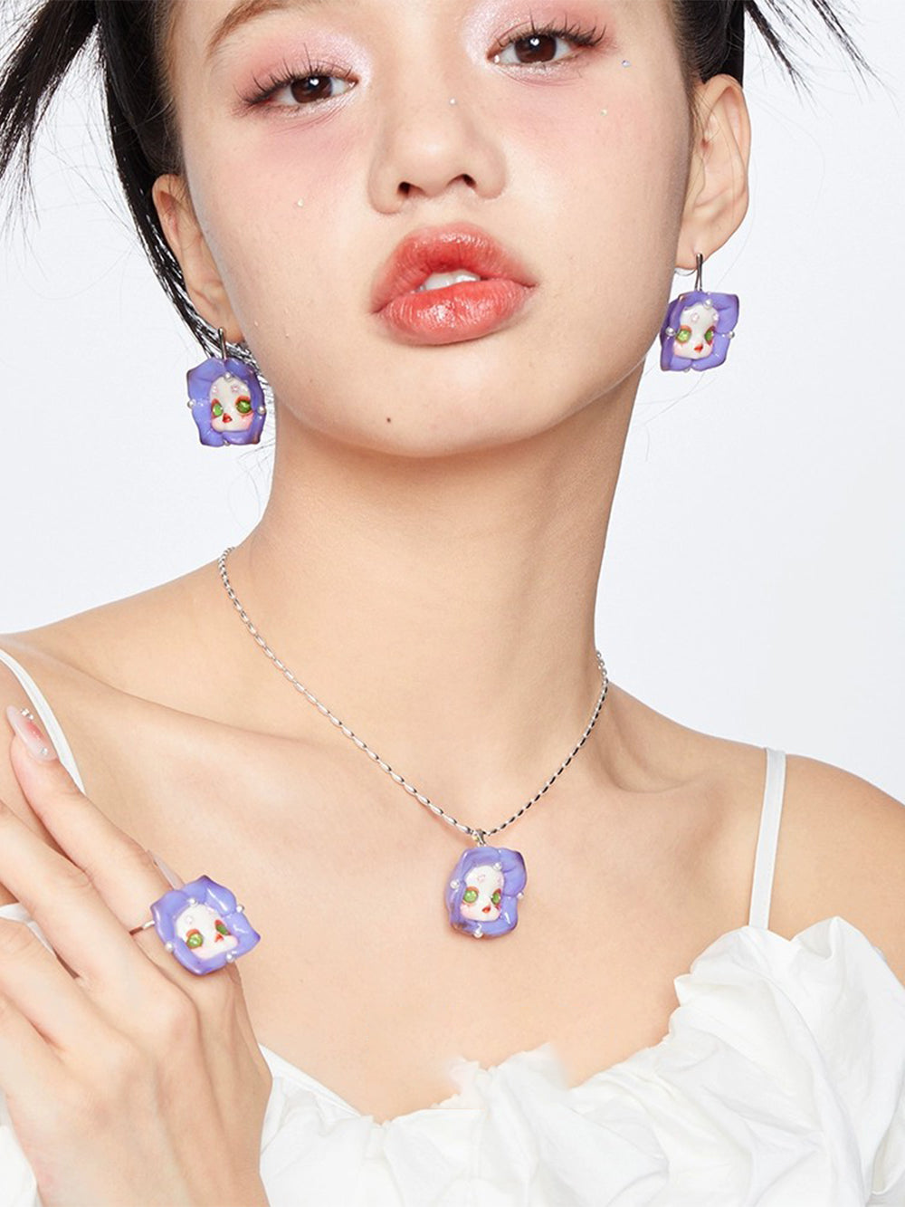 MUKTANK x JUUNNGLE NANAX Berry Rainbow Necklace