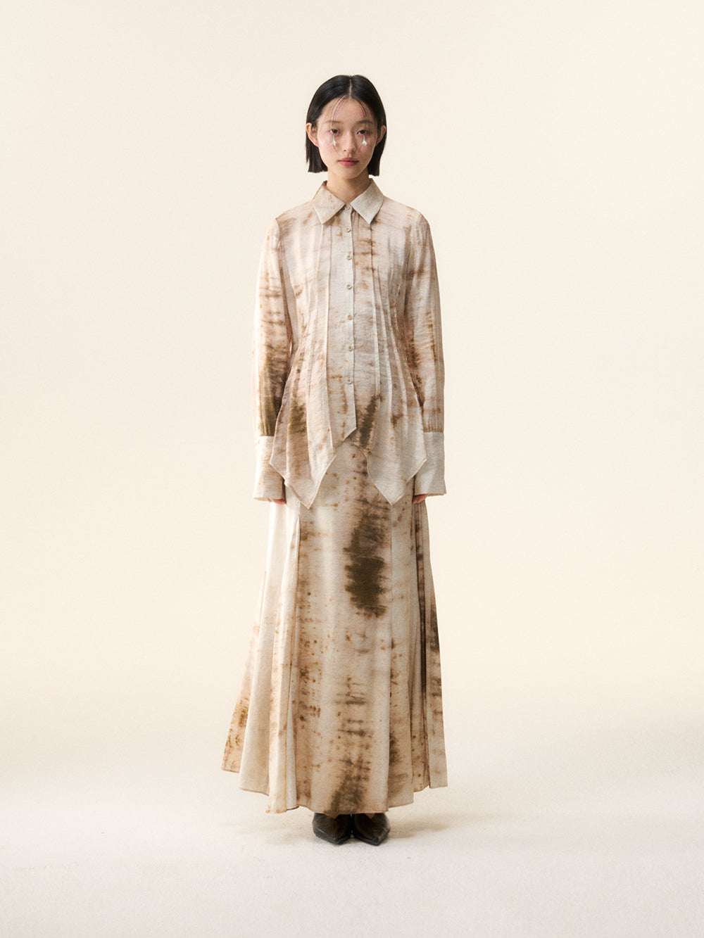 MUKTANK×LOUMUTAKU Top and Midi Skirt of Khaki Tie-dye Suit