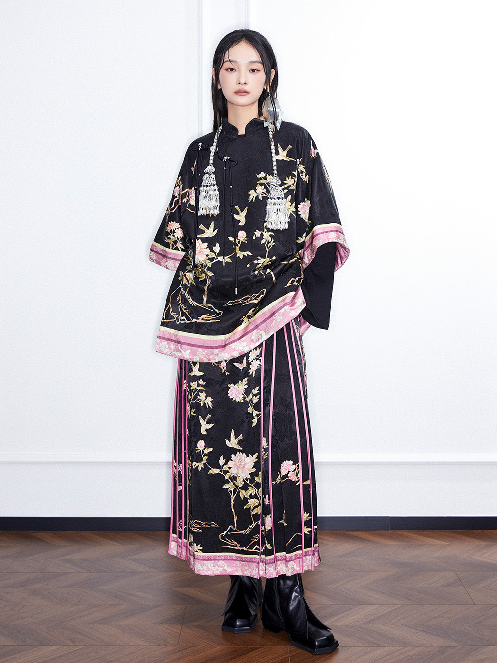 MUKZIN Linglong “Abundant Flowers”New Chinese Style Dark Cloak.