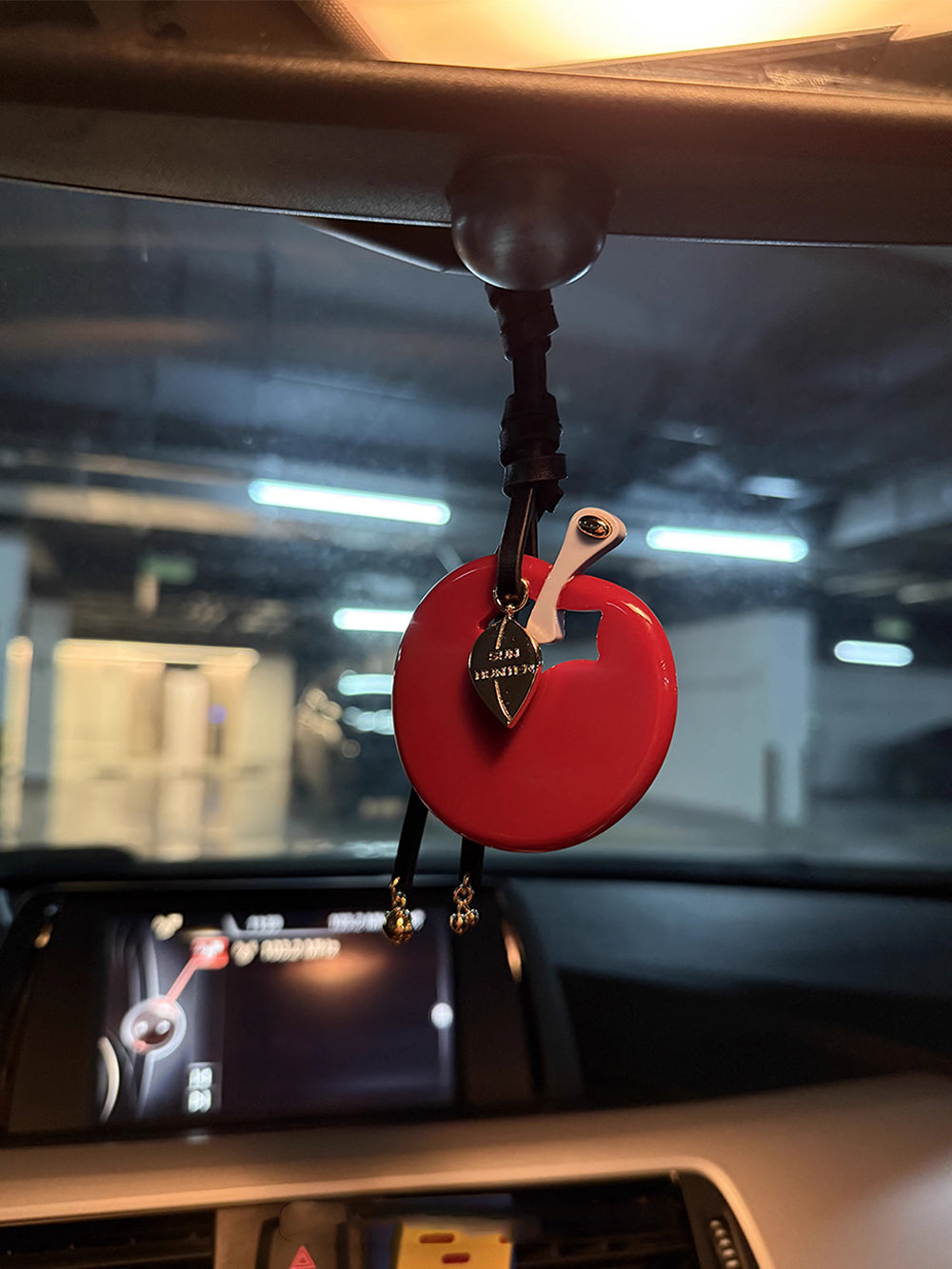 MUKTANK×SUN HUNTER Apple-shaped Ornament