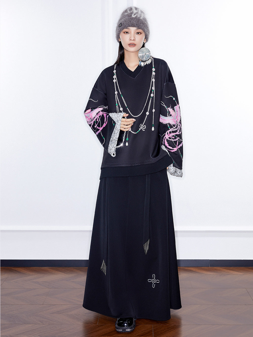 MUKZIN Linglong"Phoenix Perch"V-Neck Printed Wide Cuff Sweatshirt