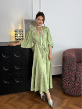 Mukzin“Capsule Collection”New Chinese-Style Fashionable Waist-Tightening And Slimming Printed Retro V-Neck Dress