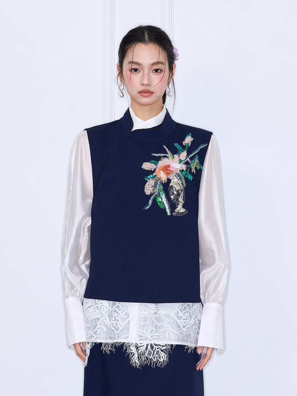 MUKZIN“Capsule Collection”Navy Chinese Style Vest with Floral Embroidery