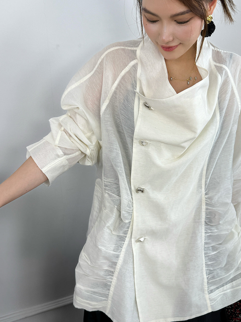 MUKZIN“Capsule Collection”White loose-fitting thin shirt