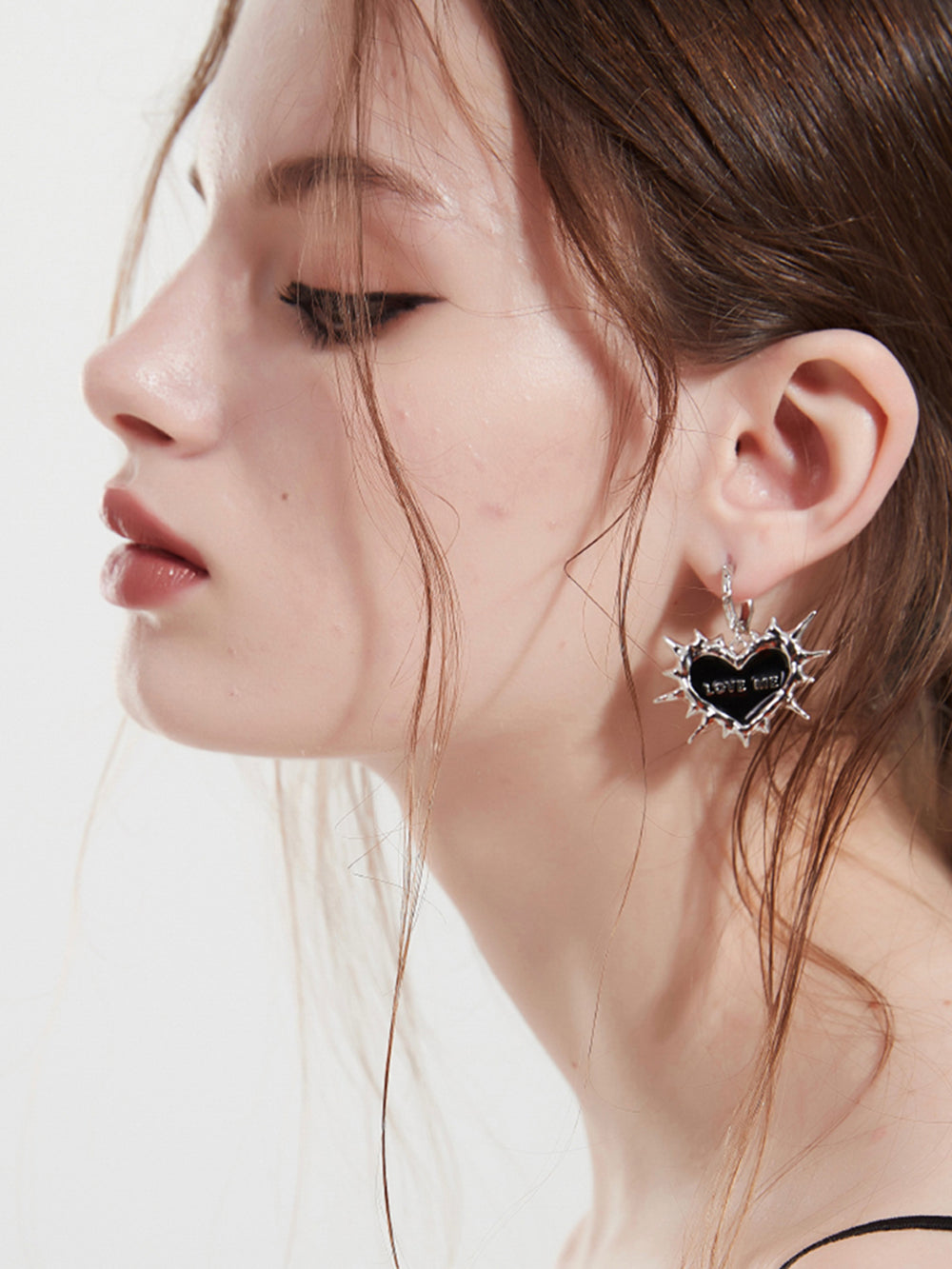 MUKTANK×WHITEHOLE Love Me Earrings