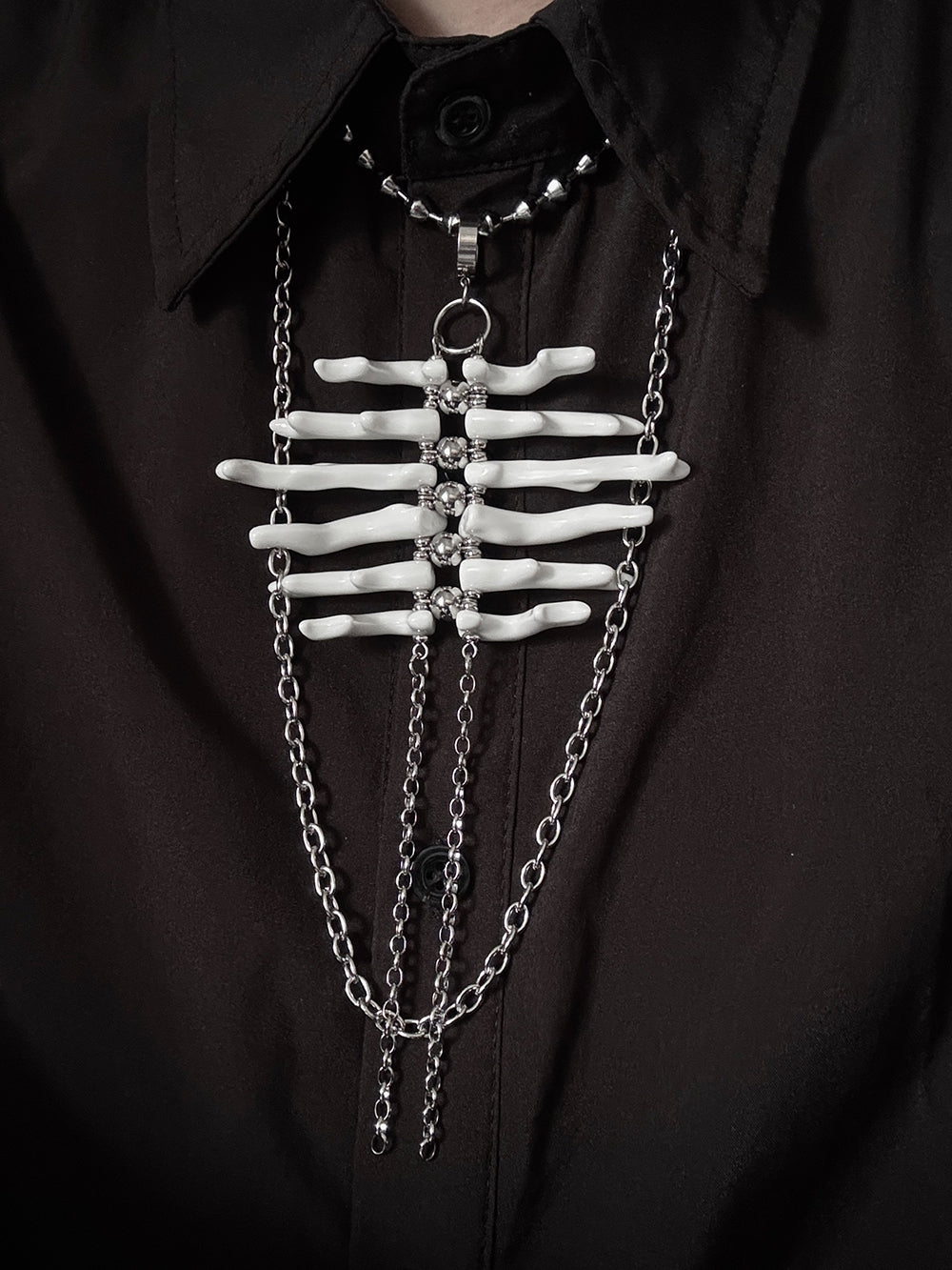 MUKTANK×DARK DREAM Handmade detachable pendant necklace in the shape of a breastbone, with a Gothic and gender-neutral style