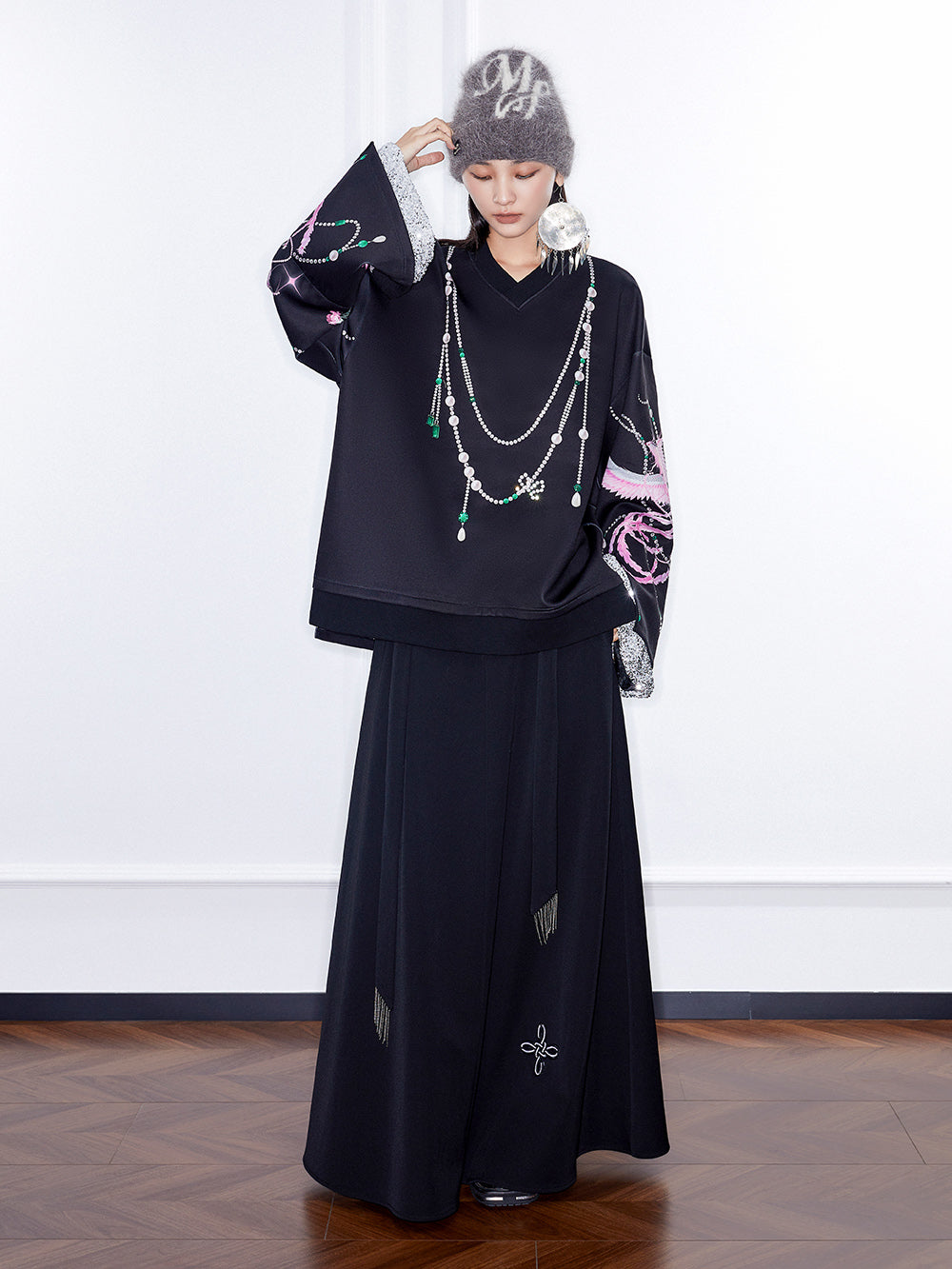 MUKZIN Linglong"Phoenix Perch"V-Neck Printed Wide Cuff Sweatshirt