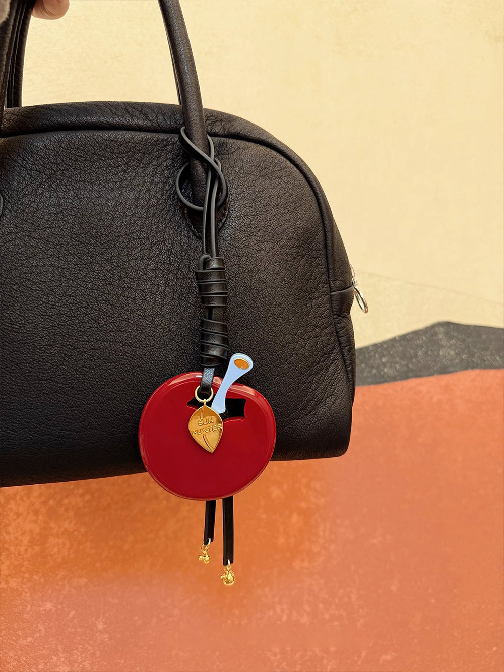 MUKTANK×SUN HUNTER Apple-shaped Ornament