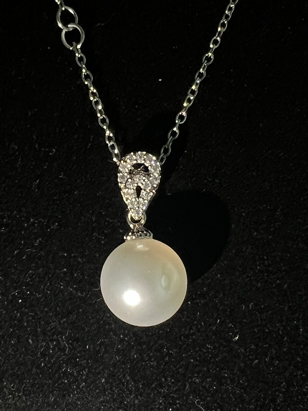 MUKTANK Single Bead Pendant Necklace