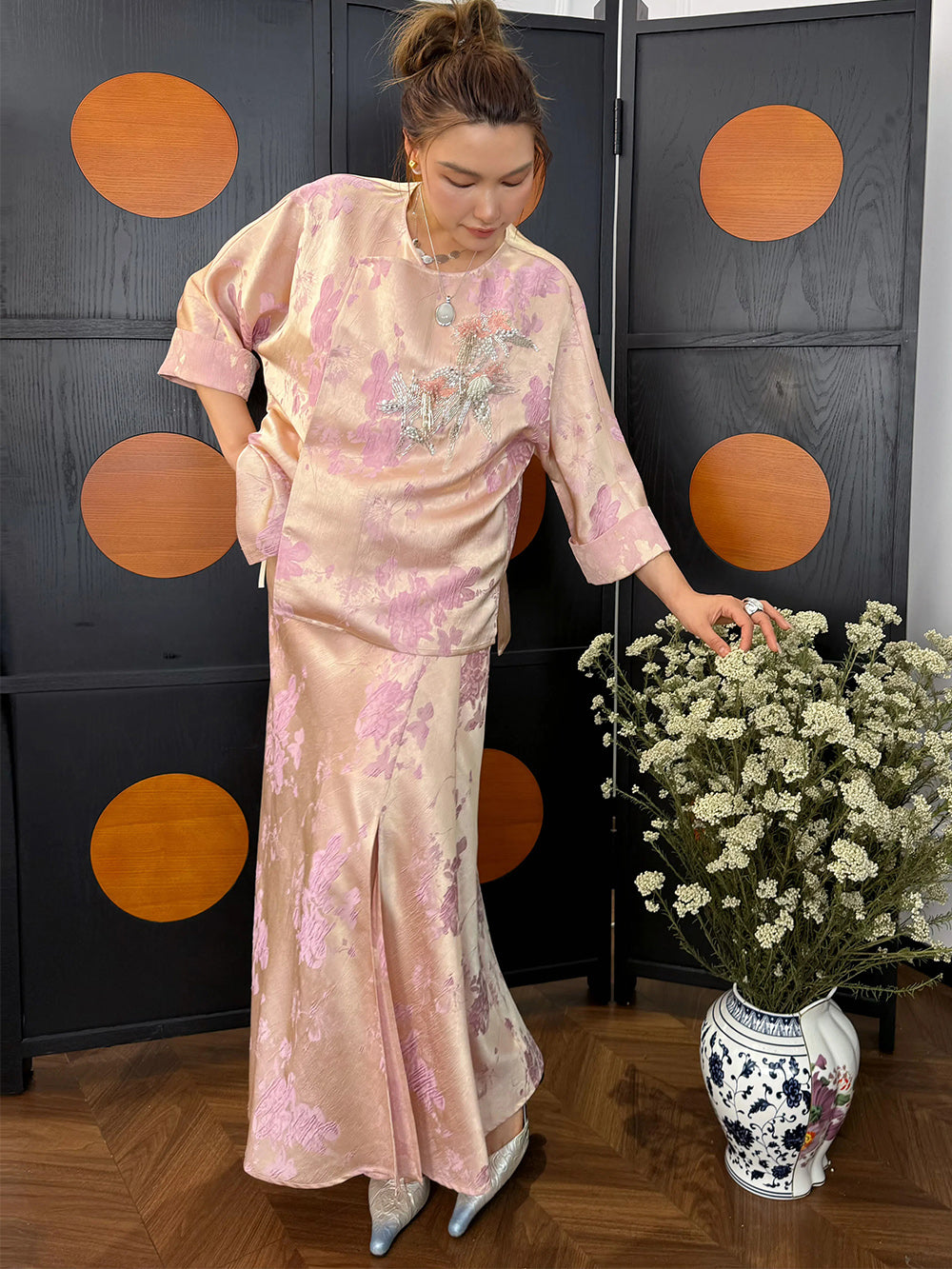 MUKZIN“Capsule Collection”Pink Chinese-style printed midi skirt