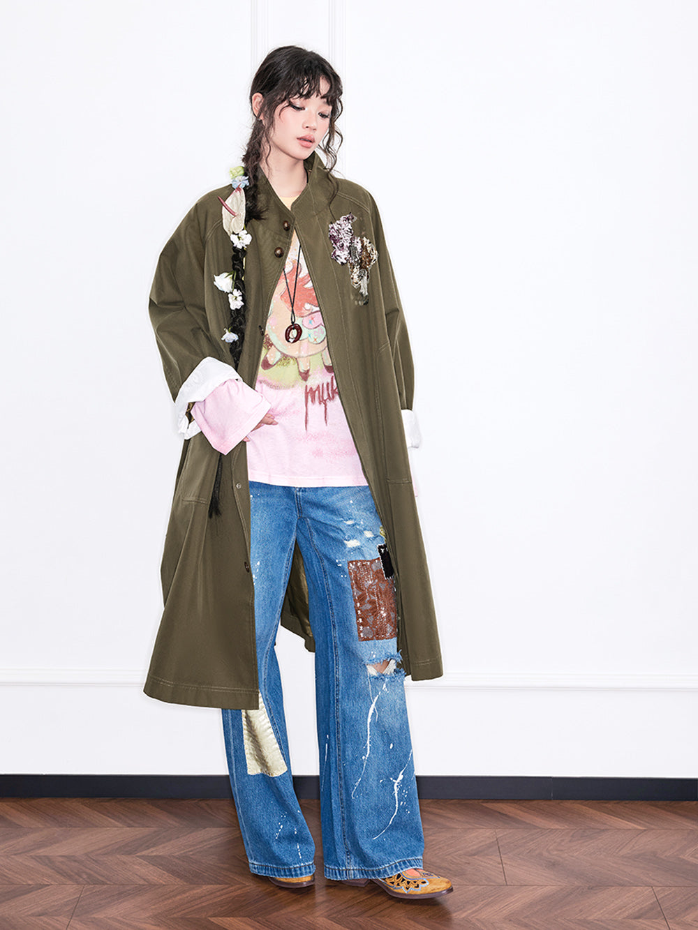 MUKZIN“Realm of Ethereal Mist”Olive Green Long Trench Coat with Floral Appliqué