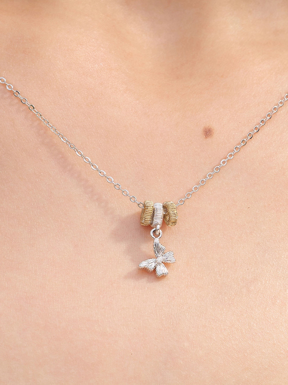 MUKTANK×SUN HUNTER “Emergence”Mini Lace Butterfly Necklace