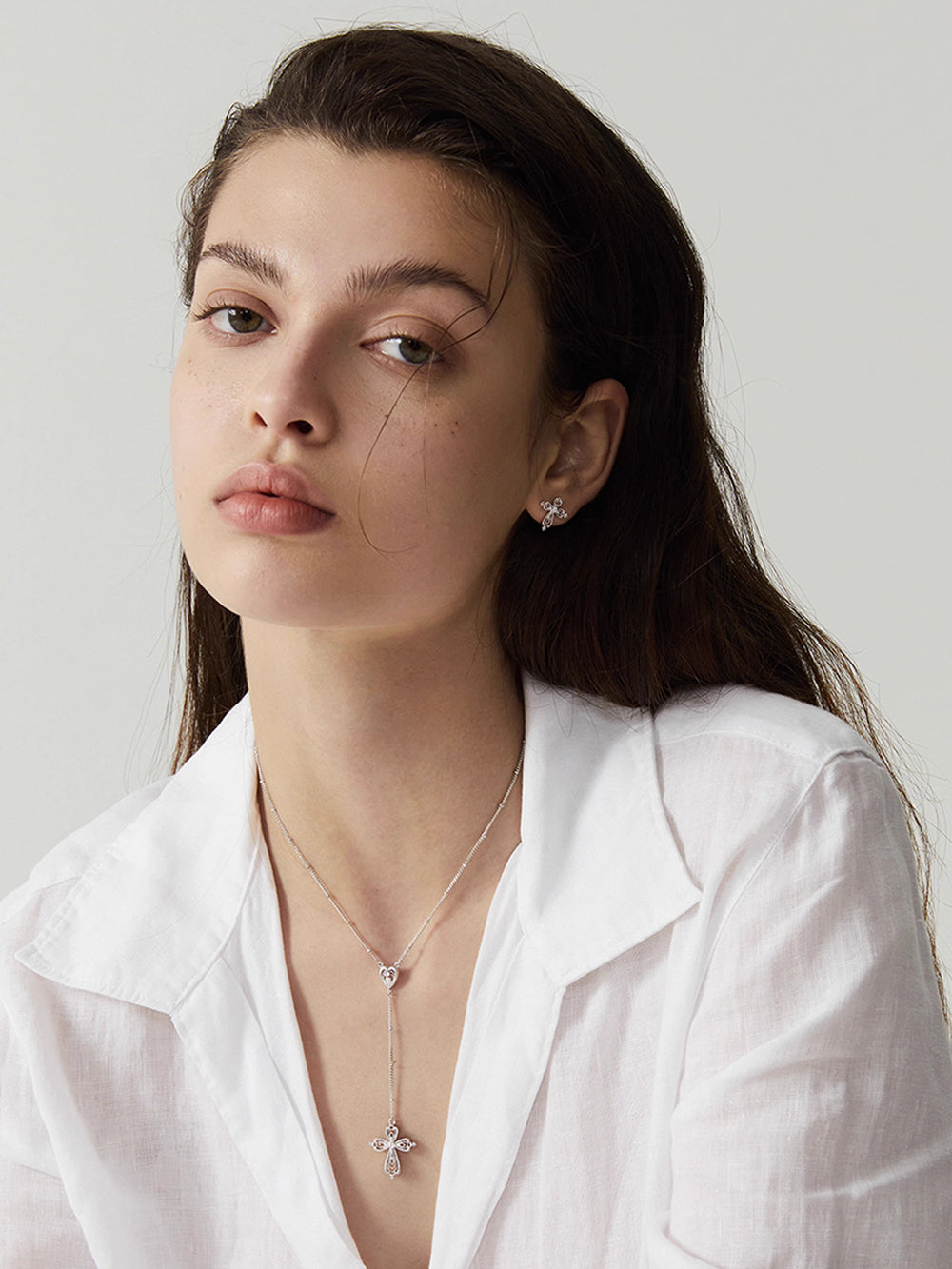 MUKTANK×SUN HUNTER Lace cross stud earrings
