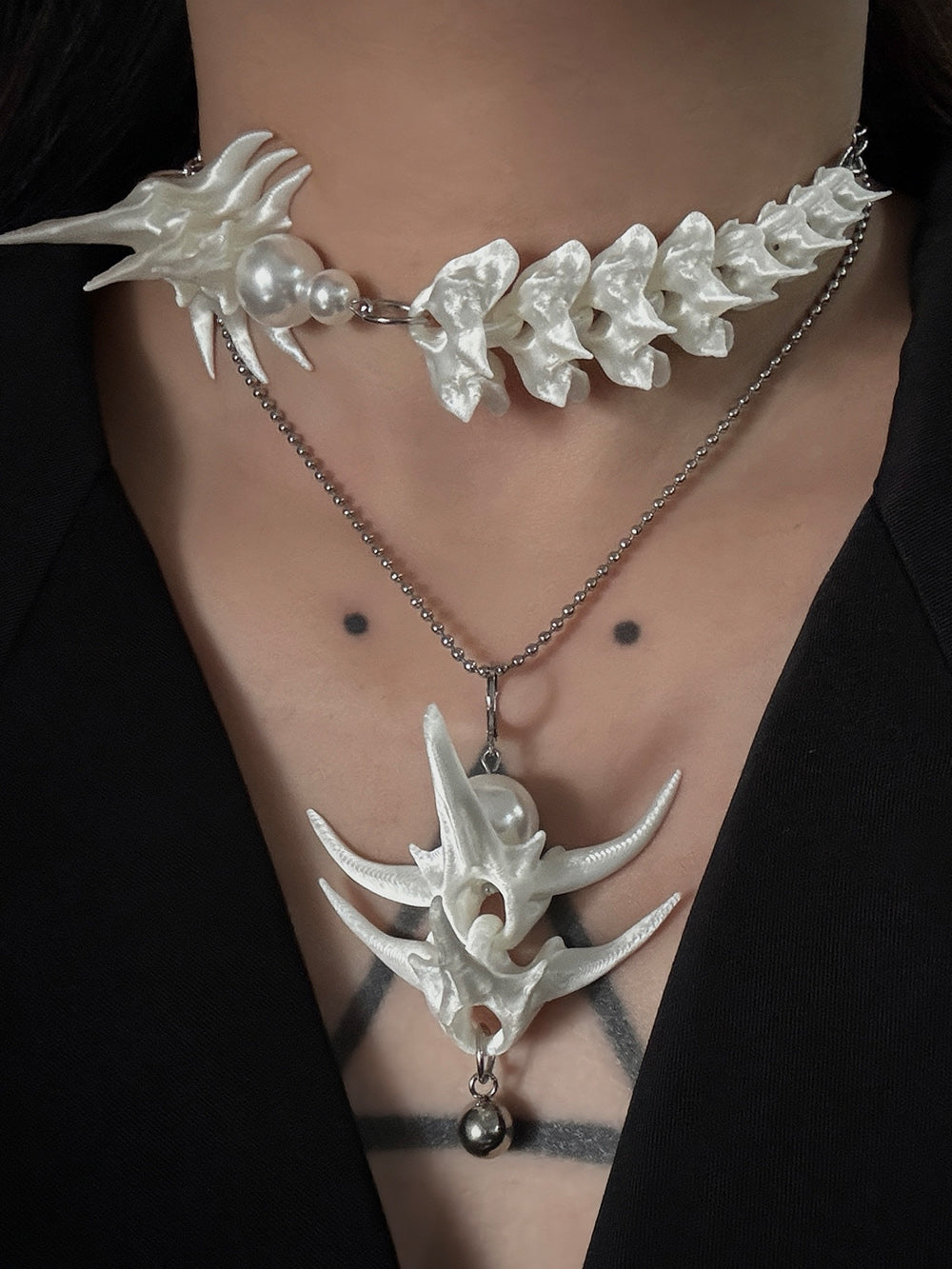 MUKTANK×DARK DREAM 3D printed spiky pendant with bead collision, necklace designed with spinal column arrangement, a set of necklace in two styles (Style A and Style B) for layered wearing (the pendant can be detached and used as earrings).