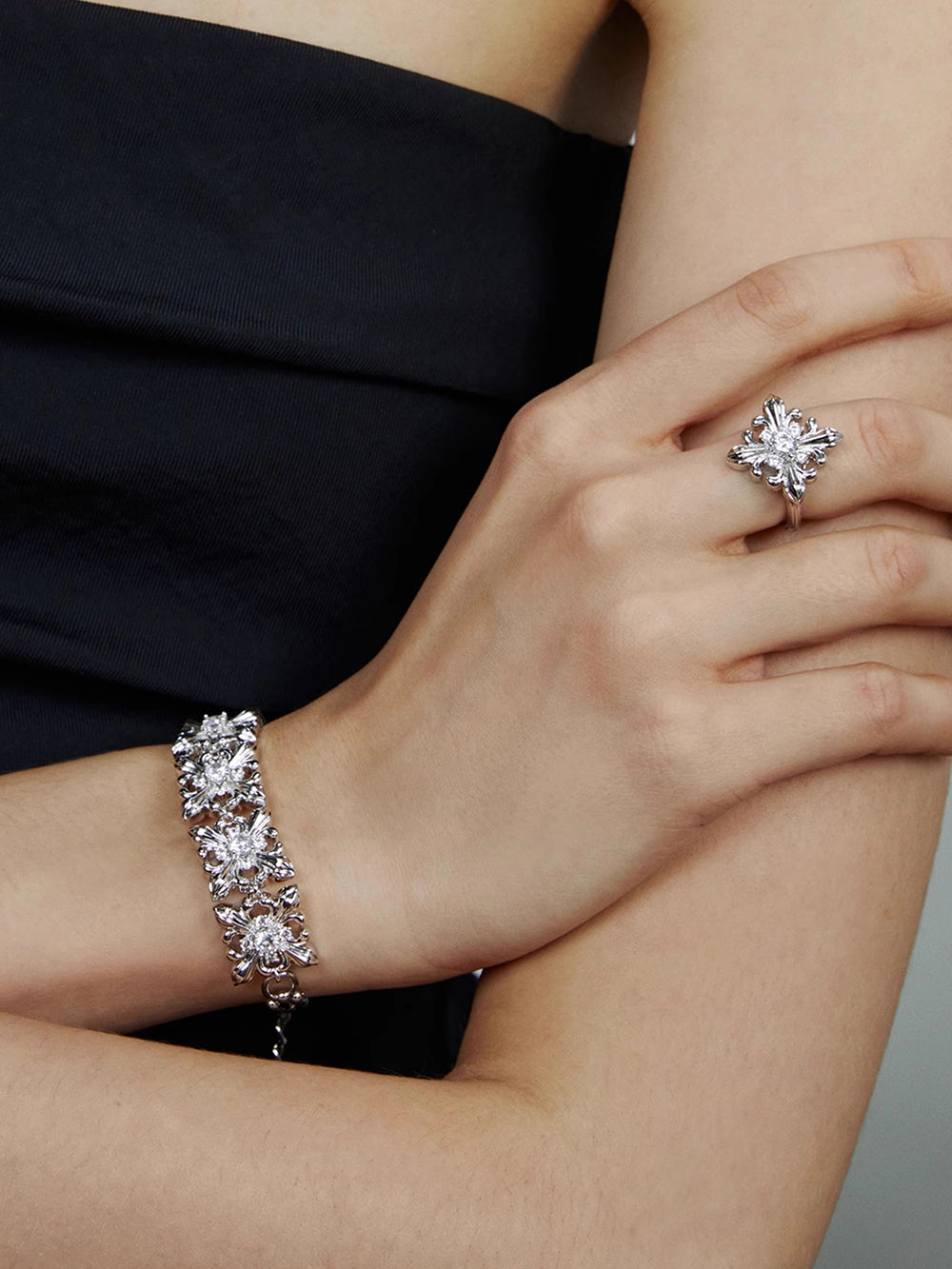 MUKTANK×SUN HUNTER Iris-shaped Square Ring