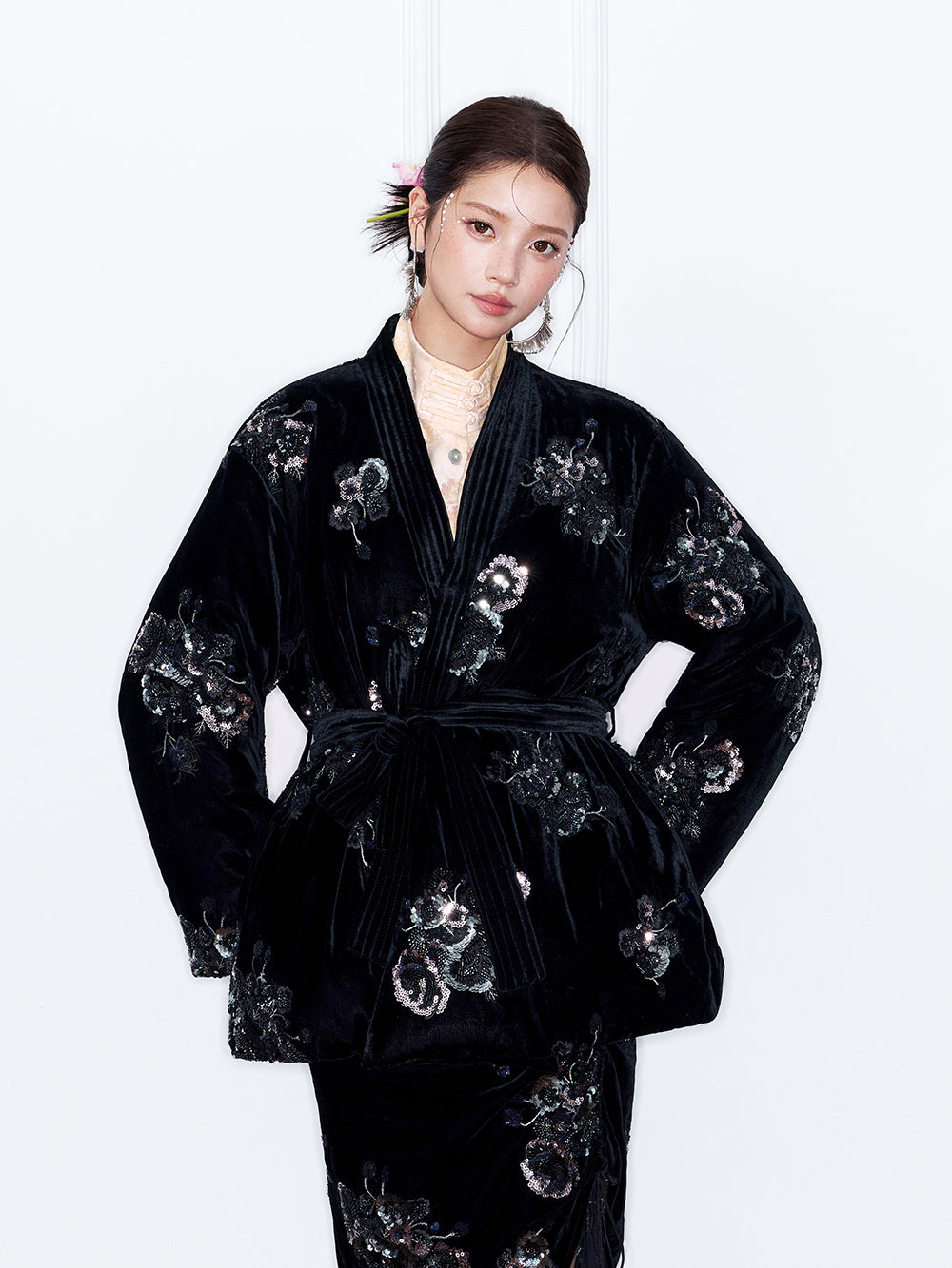 MUKZIN“Capsule Collection”Oriental Style Velvet Puffer Coat Black Gold Embroidery Belted Winter Outerwear