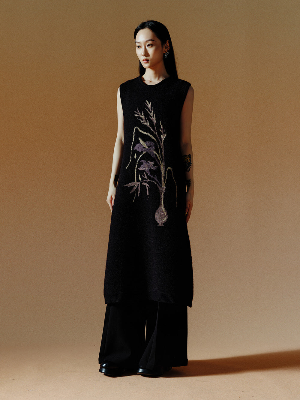 MUKTANK×LOUMUTAKU Sleeveless Dress With a Vase Pattern
