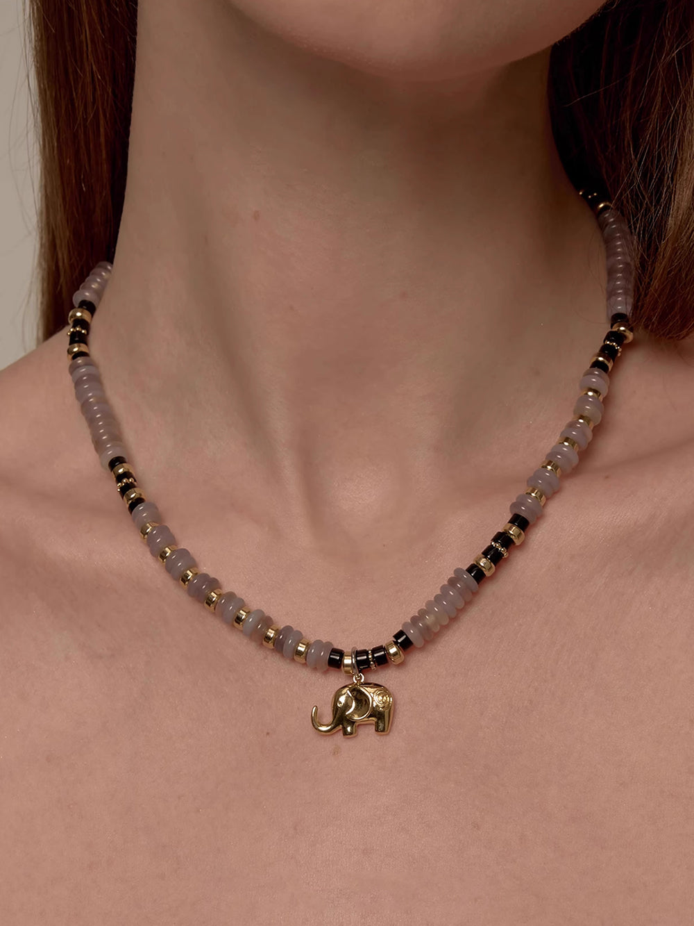 MUKTANK×SUN HUNTER Black and White Agate Little Elephant Necklace