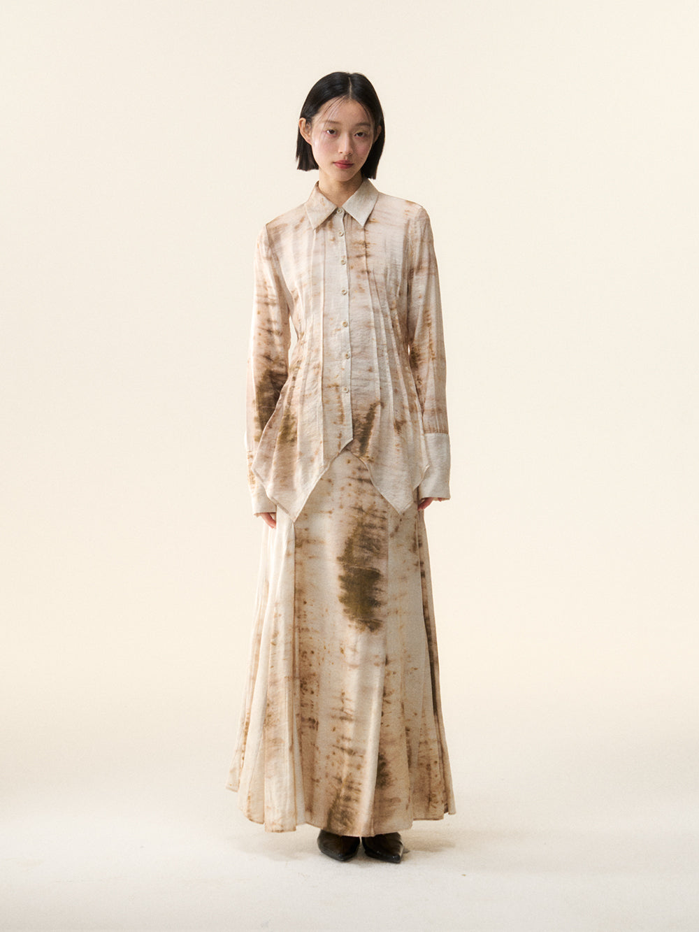 MUKTANK×LOUMUTAKU Top and Midi Skirt of Khaki Tie-dye Suit