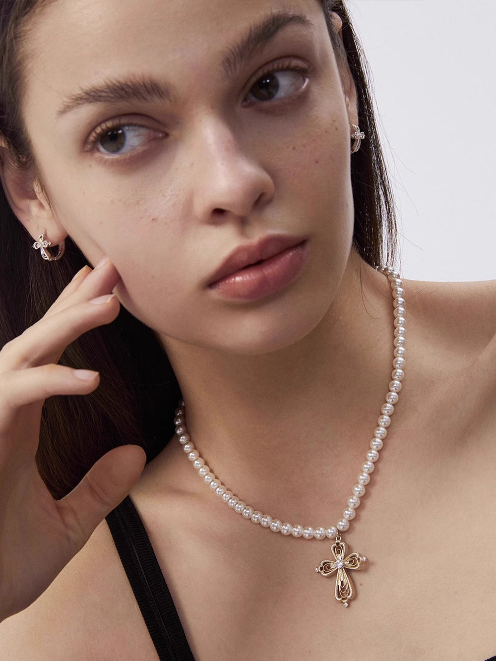 MUKTANK×SUN HUNTER Small lace cross pearl chain