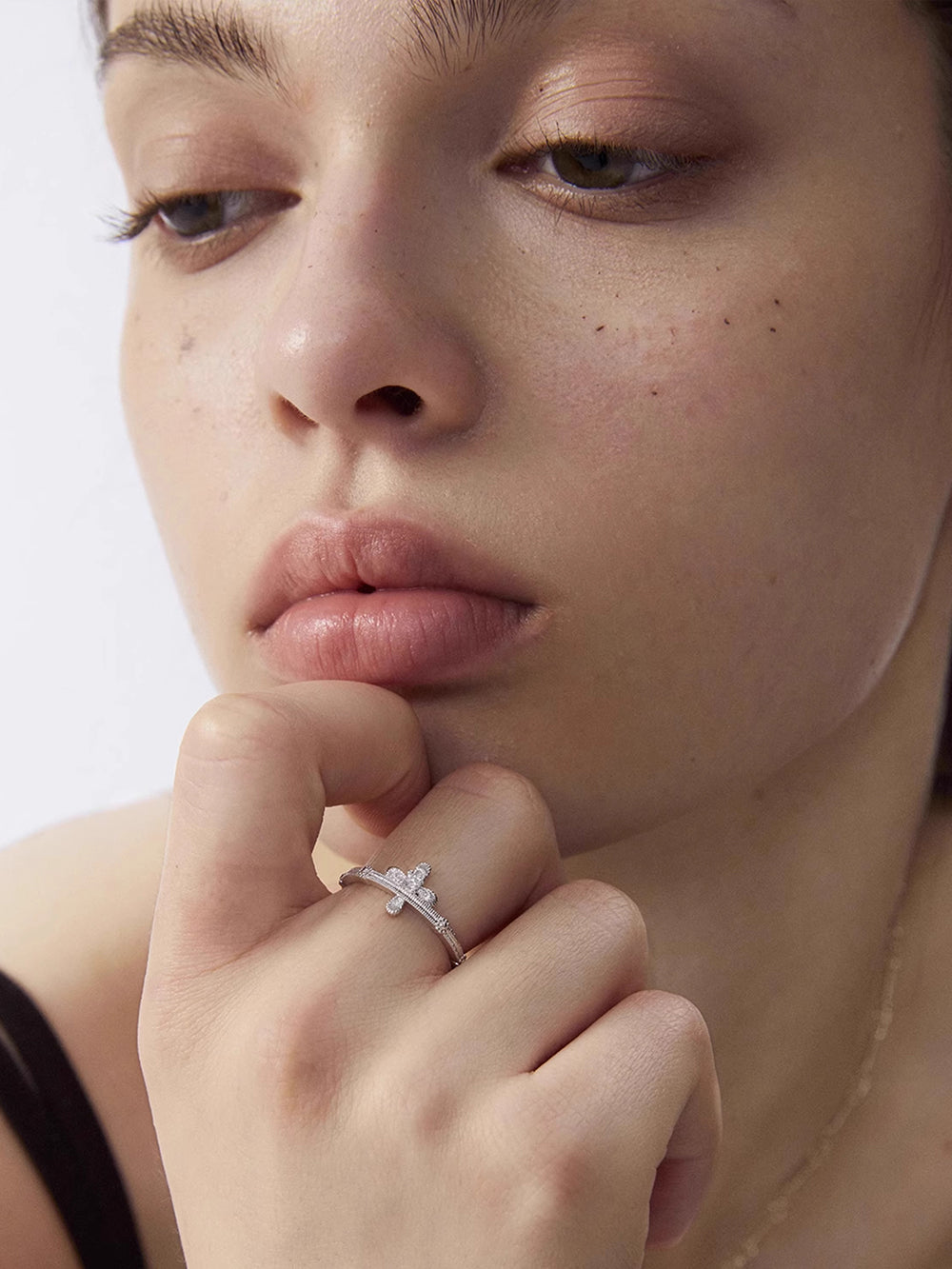 MUKTANK×SUN HUNTER Simple lace cross ring