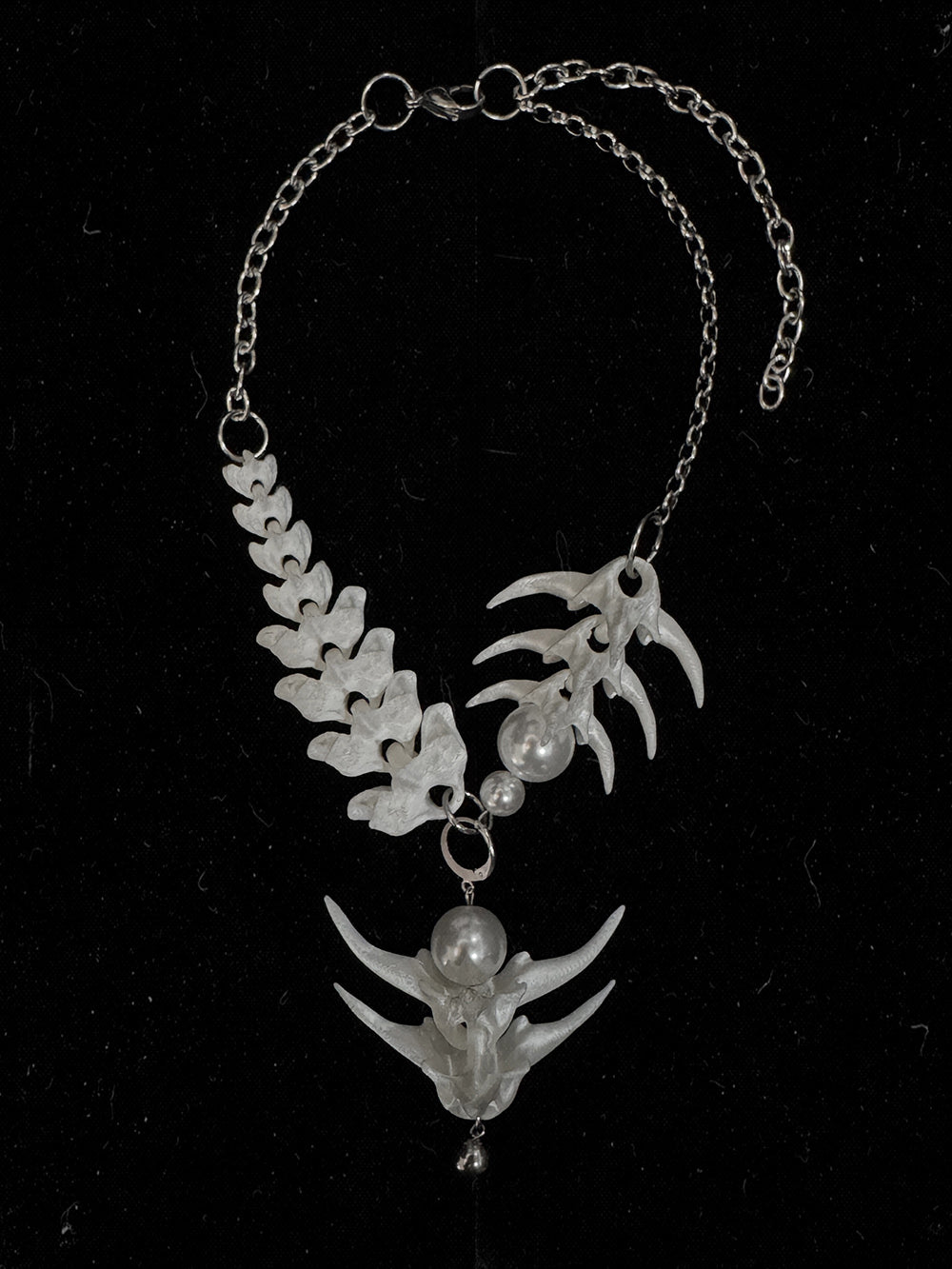 MUKTANK×DARK DREAM 3D printed spiky pendant with bead collision, necklace designed with spinal column arrangement, a set of necklace in two styles (Style A and Style B) for layered wearing (the pendant can be detached and used as earrings).