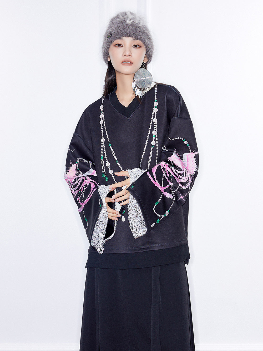 MUKZIN Linglong"Phoenix Perch"V-Neck Printed Wide Cuff Sweatshirt