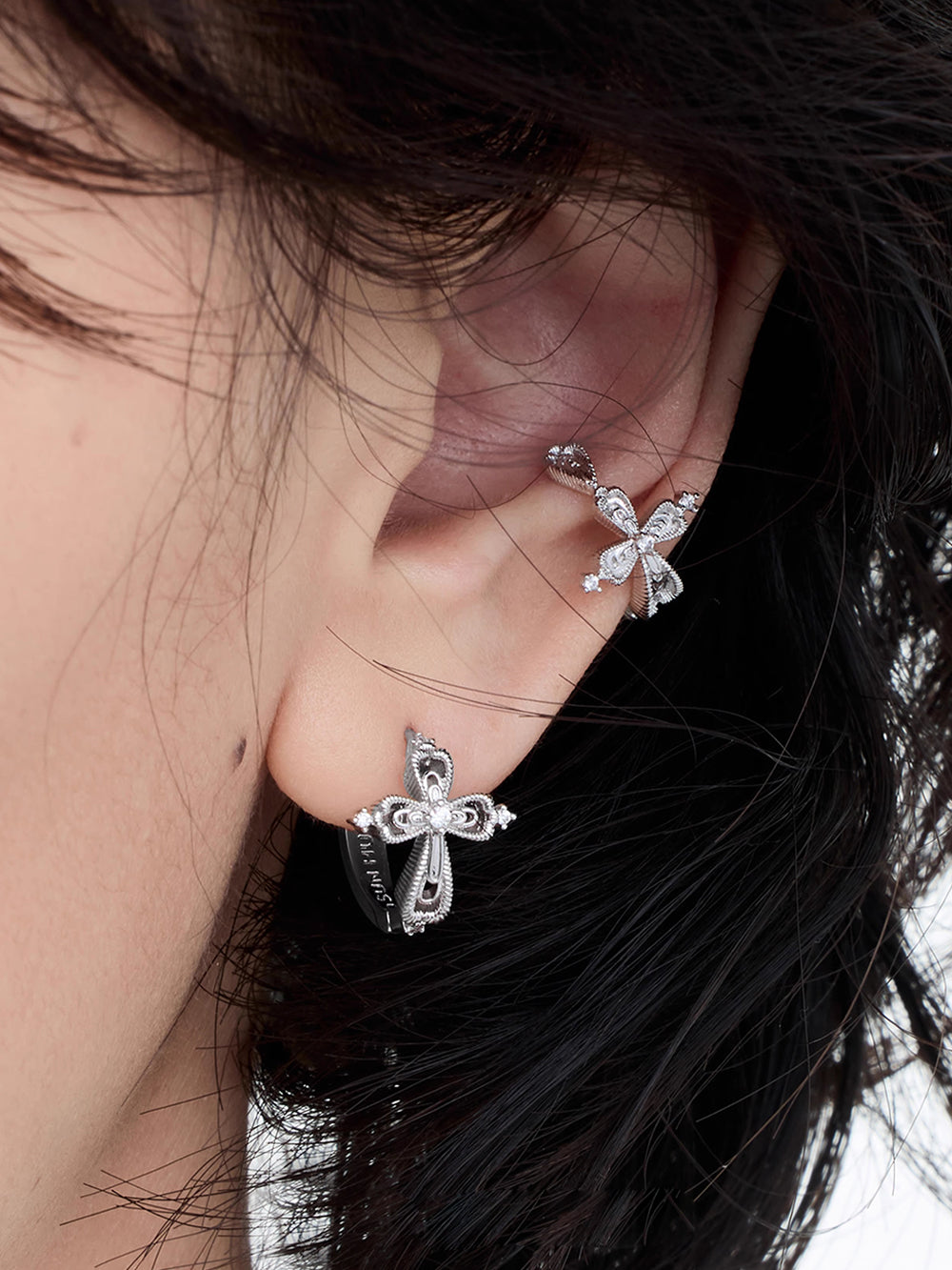 MUKTANK×SUN HUNTER Lace cross ear cartilage clips