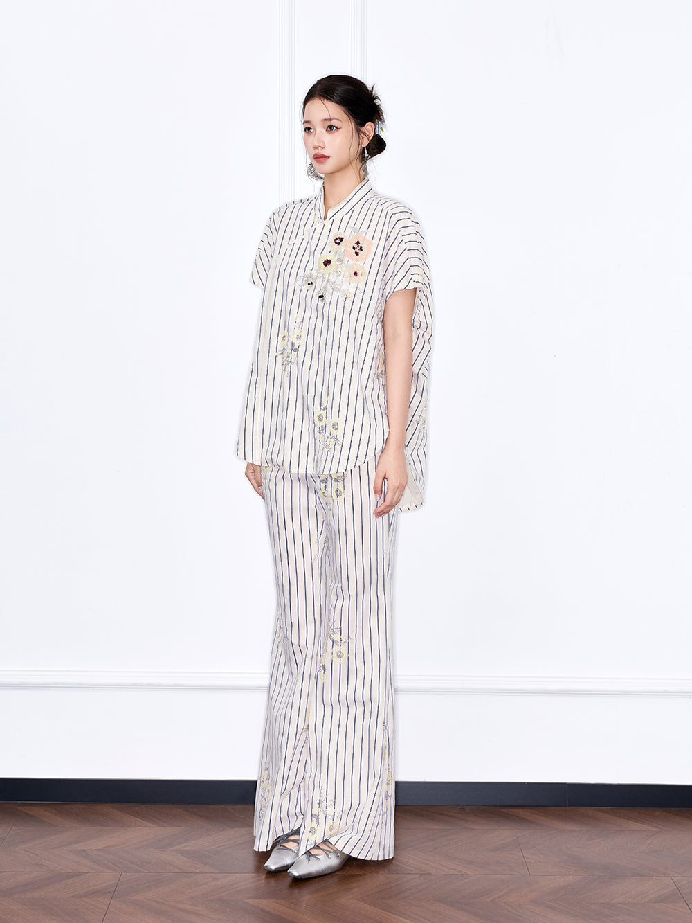 MUKZIN "Night Ballad of Chang'an" New Chinese Style Stand Collar Short-Sleeve Top with Stripes & Floral Embroidery