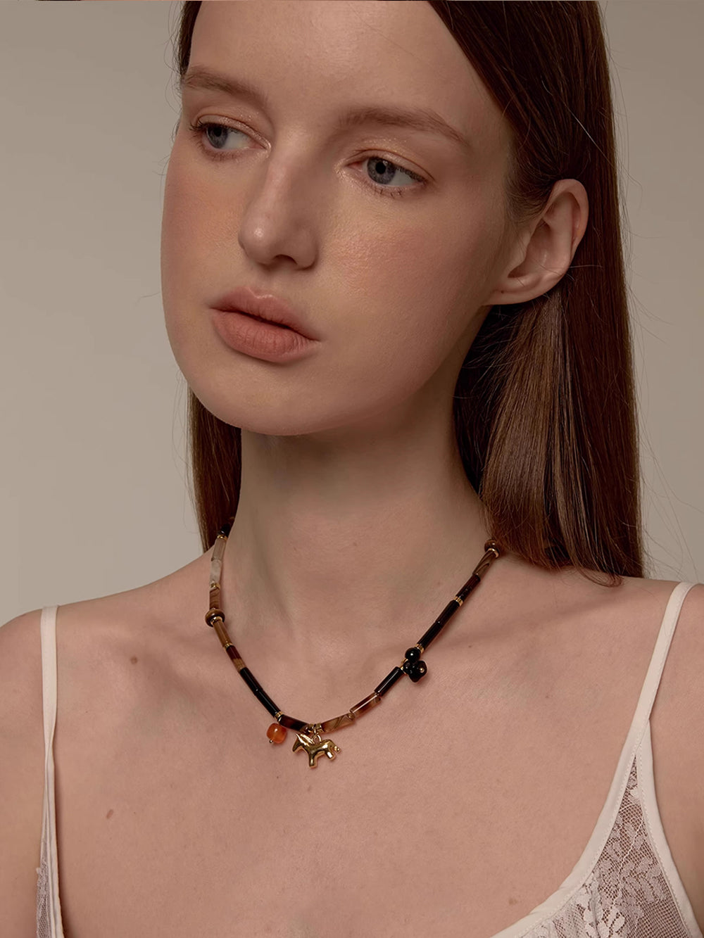 MUKTANK×SUN HUNTER Pony-shaped Cylindrical Agate Necklace