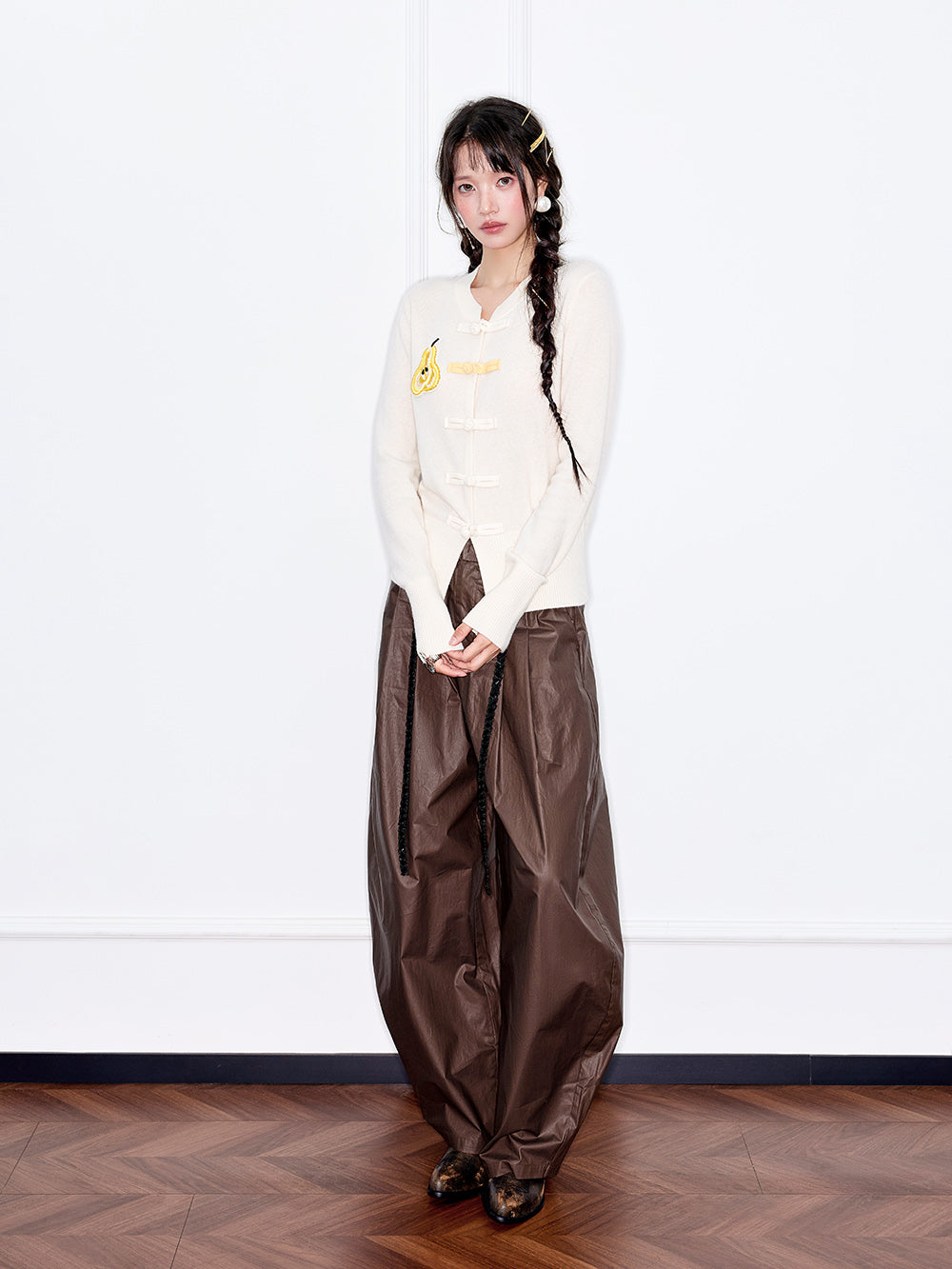 MUKZIN“Capsule Collection”Elegant Color - Blocked Fruit Embroidery Fake Two - Piece Sweatshirt (Copy)