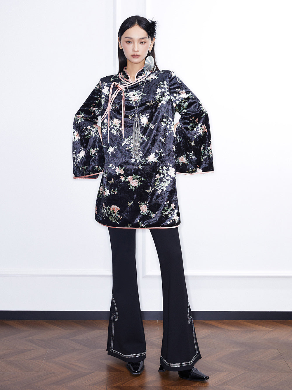 MUKZIN  Linglong "Yuhuan" Chinese Velvet Cape Cheongsam Dress