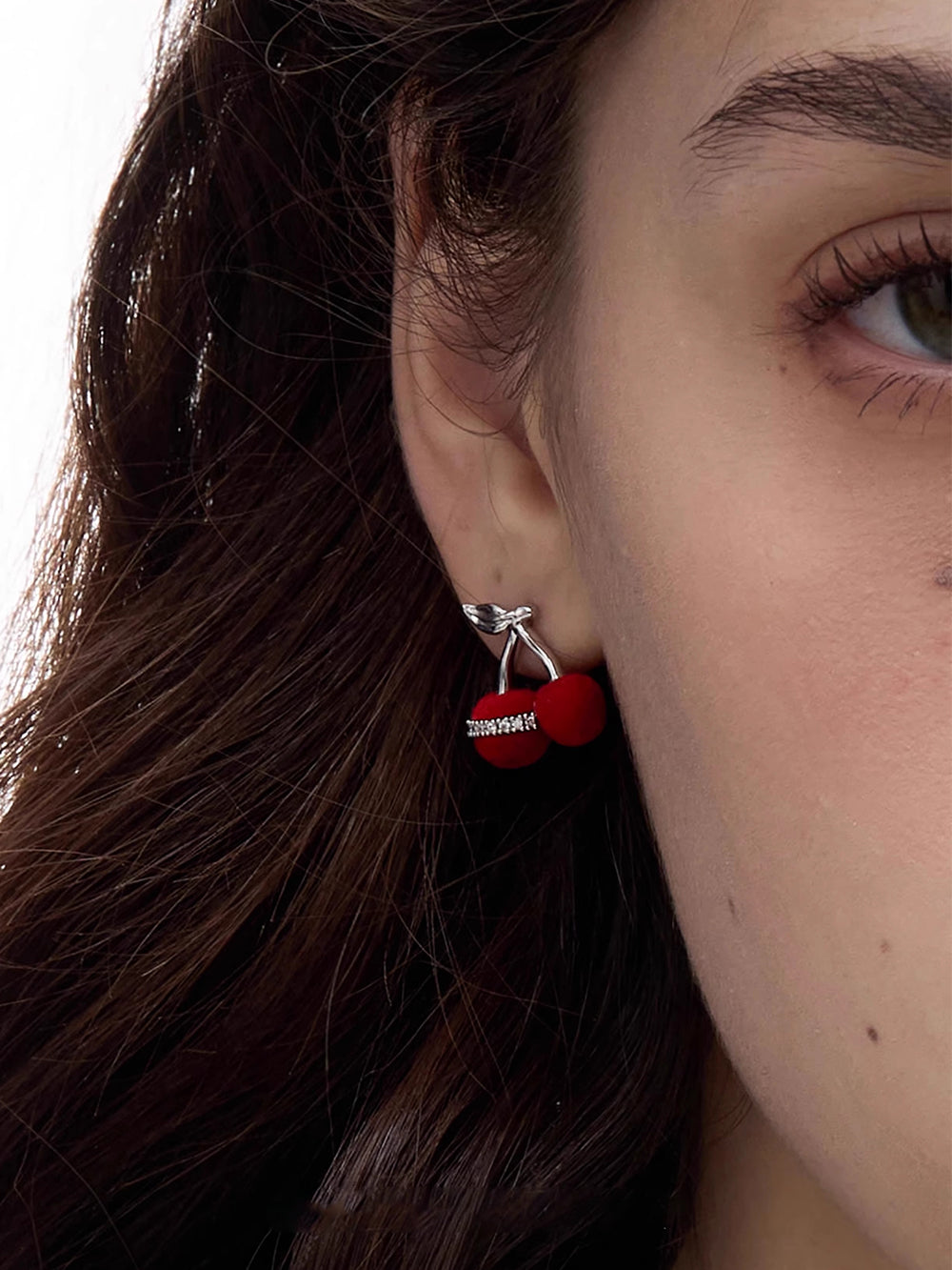 MUKTANK×SUN HUNTER Velvet Cherry Earrings (with Leaves)