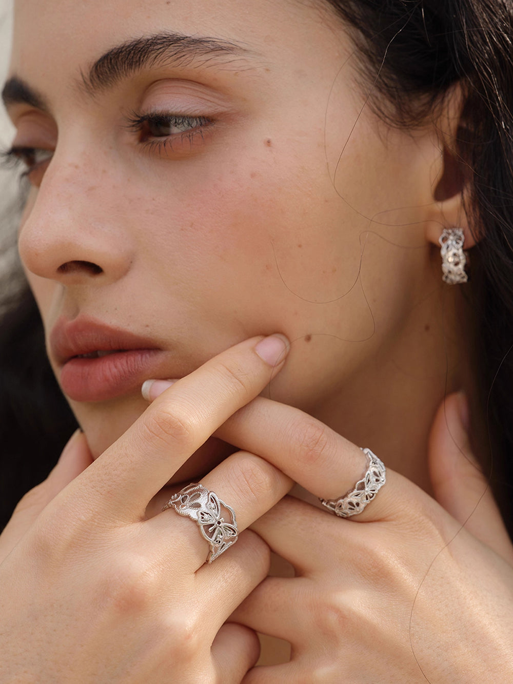 MUKTANK×SUN HUNTER “Emergence”Wide Band Full-Circle Lace Butterfly Ring