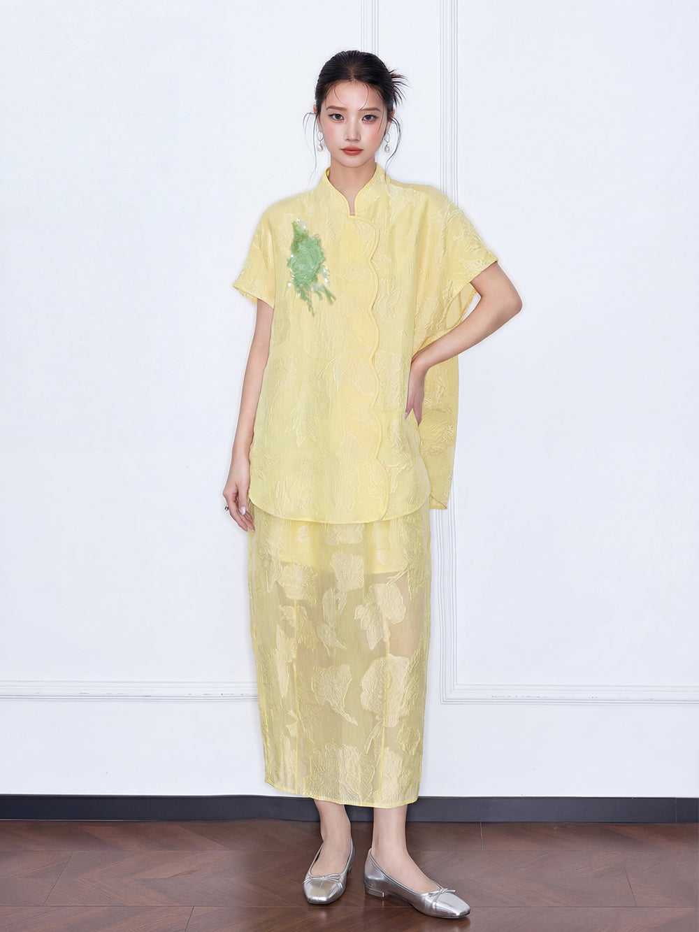 MUKZIN "Capsule Collection" New Chinese Style Hand-Embroidered Top & Mulberry Silk Set Blouse